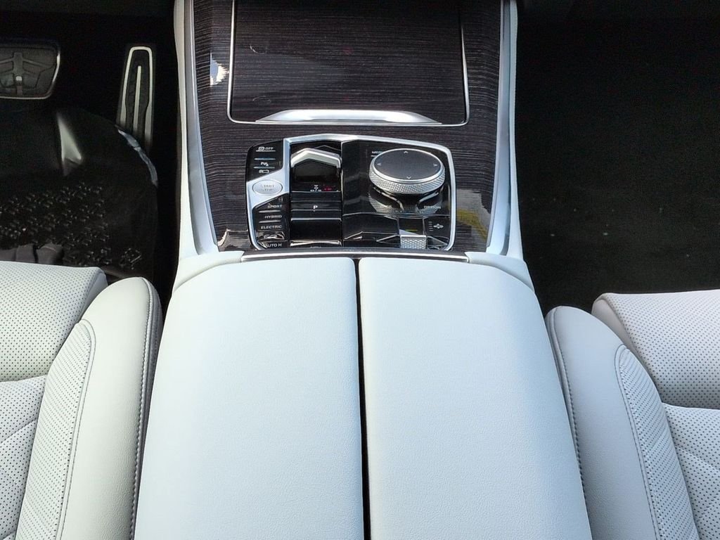 New 2026 Gray Metallic BMW xDrive50e image 19