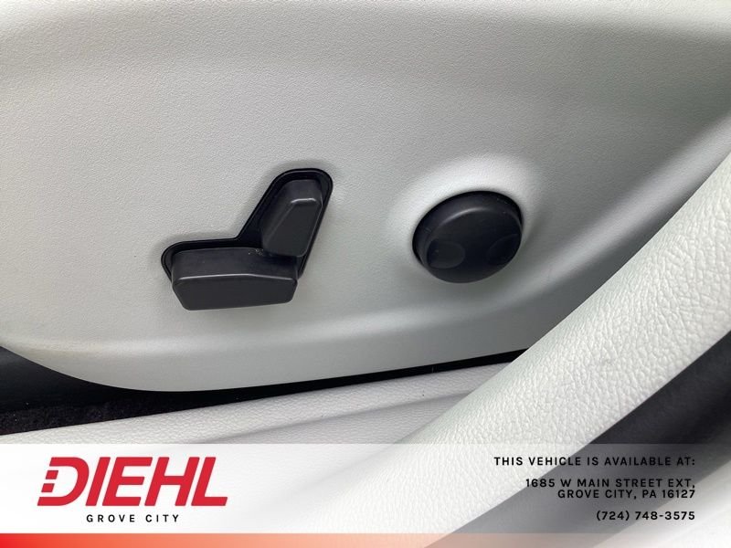 Used 2022 White Jeep Latitude Lux image 25