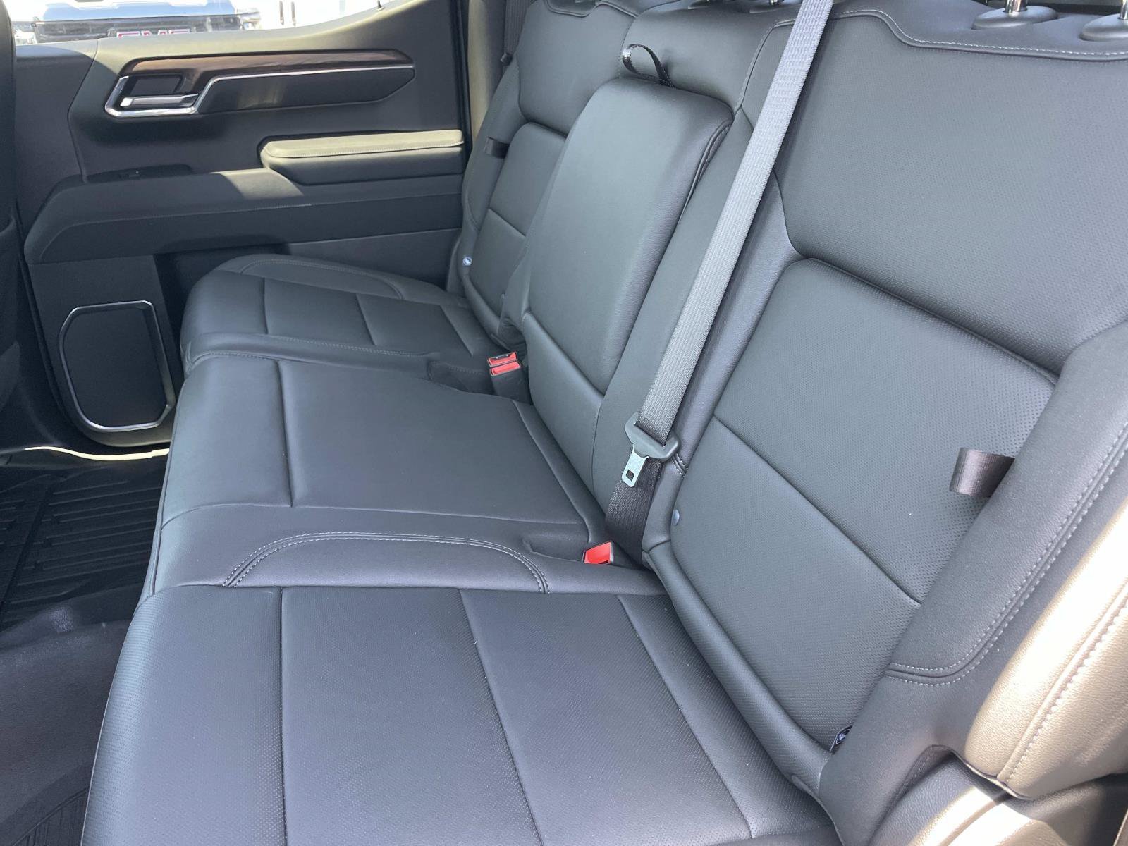 2026 GMC Sierra 1500 SLT - Photo 26