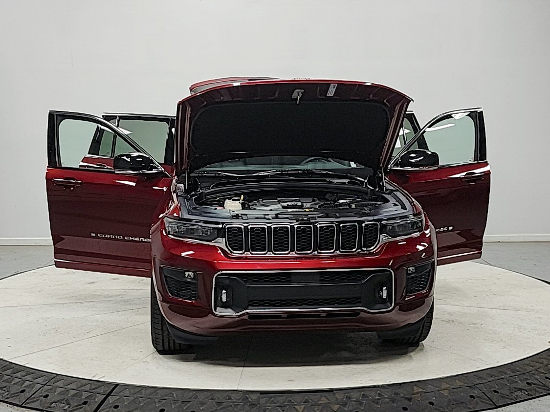 2023 Jeep Grand Cherokee Overland - Photo 11