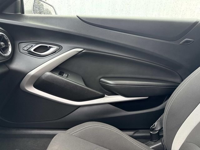 Used 2018 Silver Chevrolet SS image 20