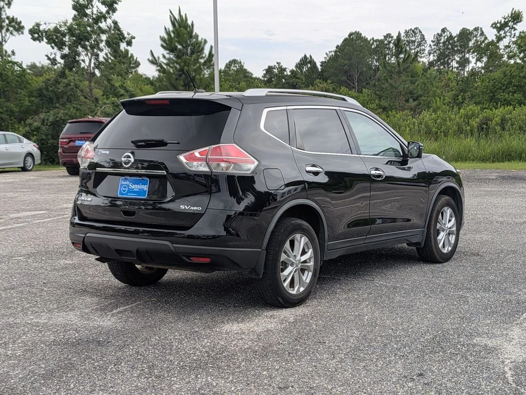 Used 2016 Black Nissan SV image 5