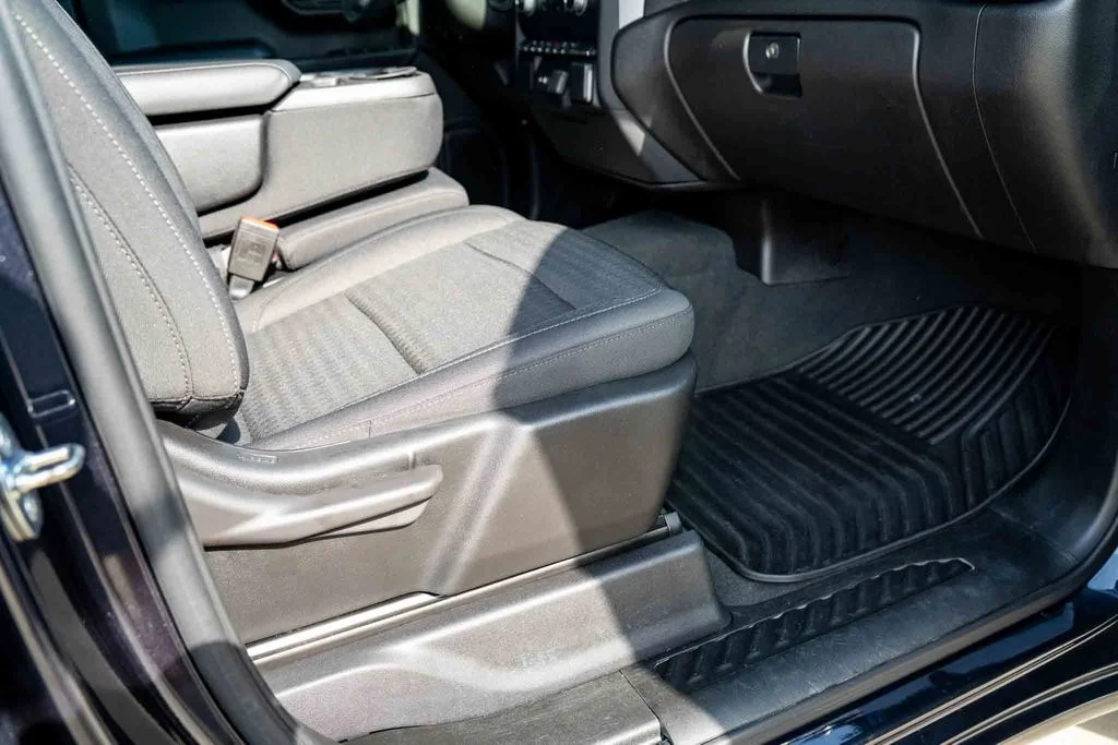 Used 2022 Gray Chevrolet Custom image 24