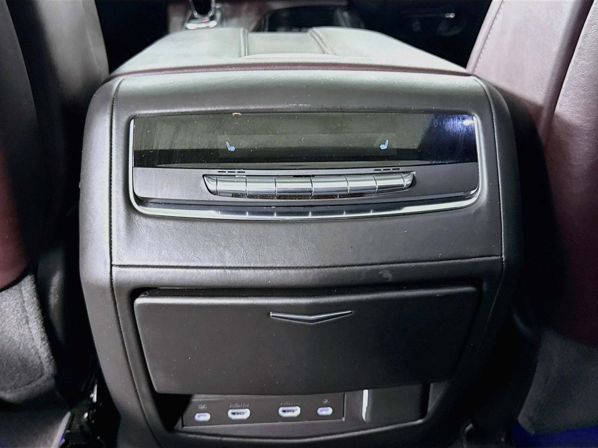Used 2023 Crystal White Tricoat Cadillac Escalade ESV-V image 29