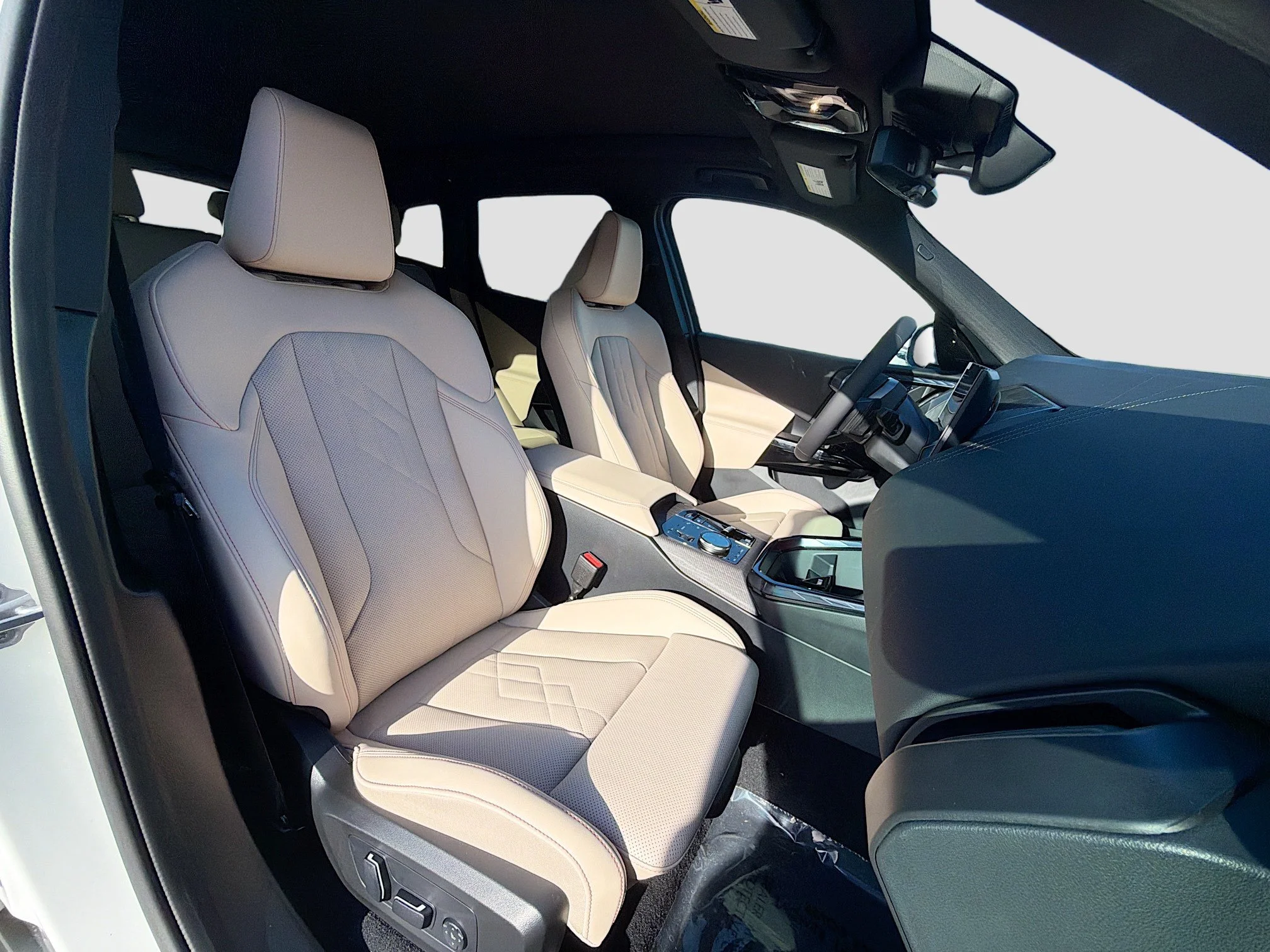 New 2026 Alpine White BMW 30 xDrive image 15