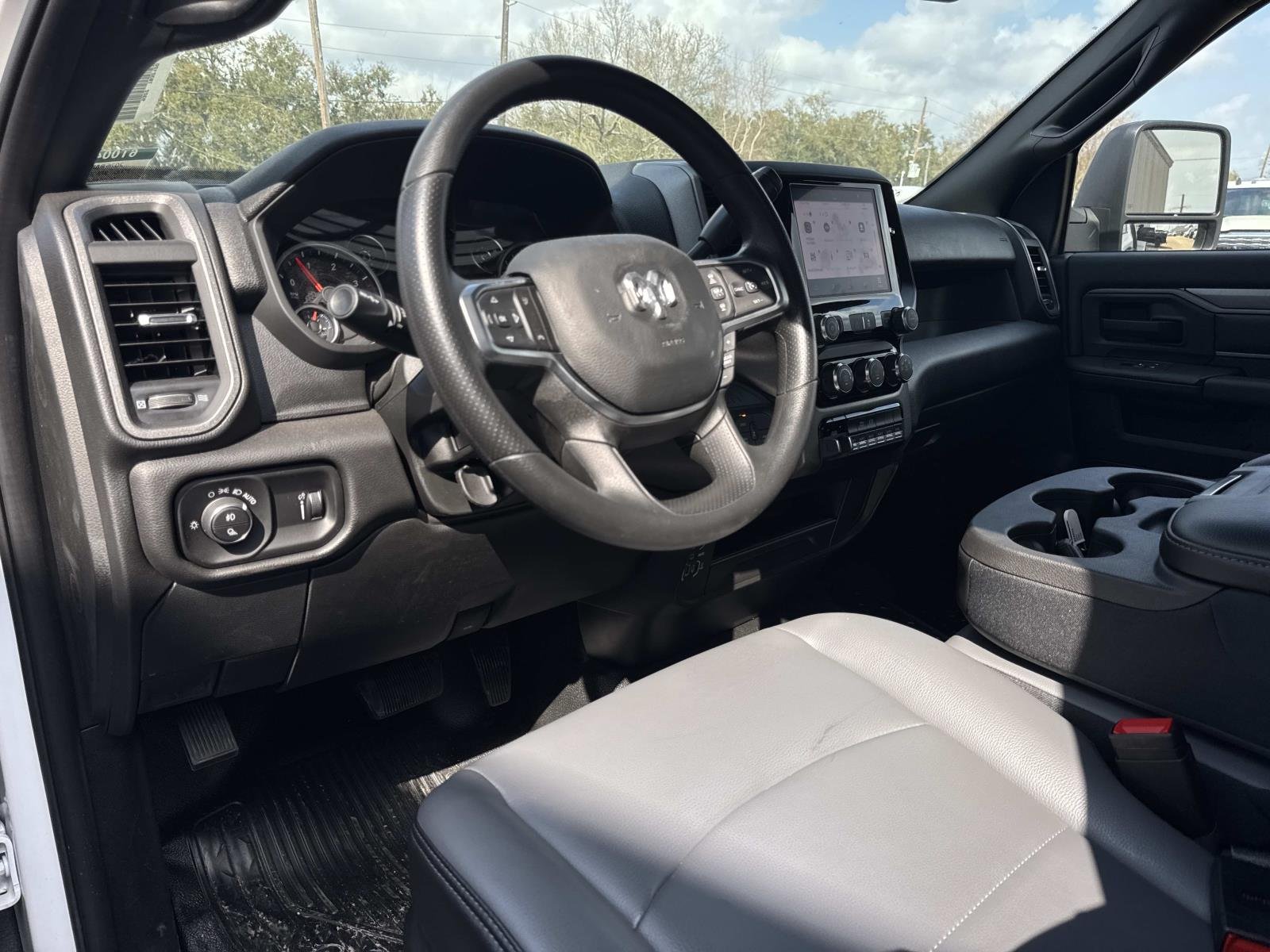 2026 RAM 3500 Chassis Tradesman - Photo 8