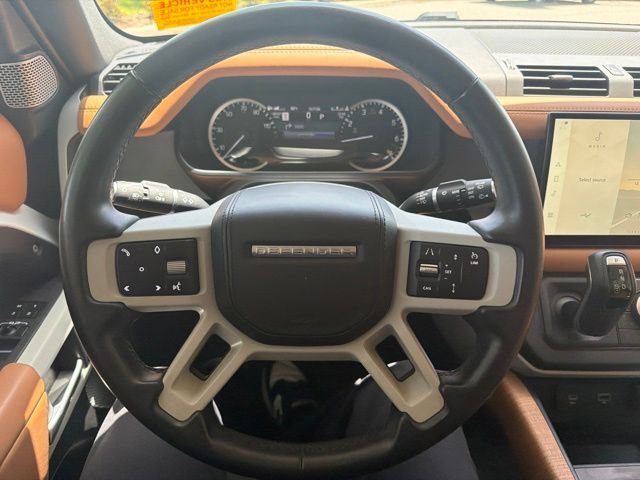 Used 2023 Fuji White Land Rover S image 7