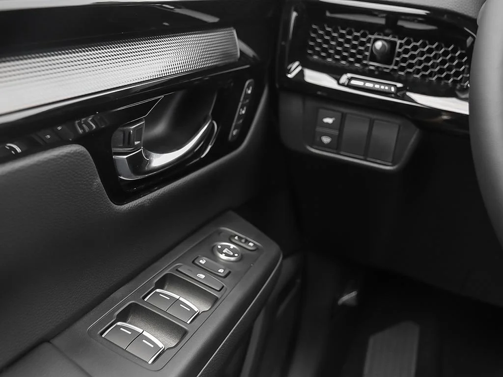 New 2026  Honda TOURING HYBRID The CR-V at its absolute best image 16