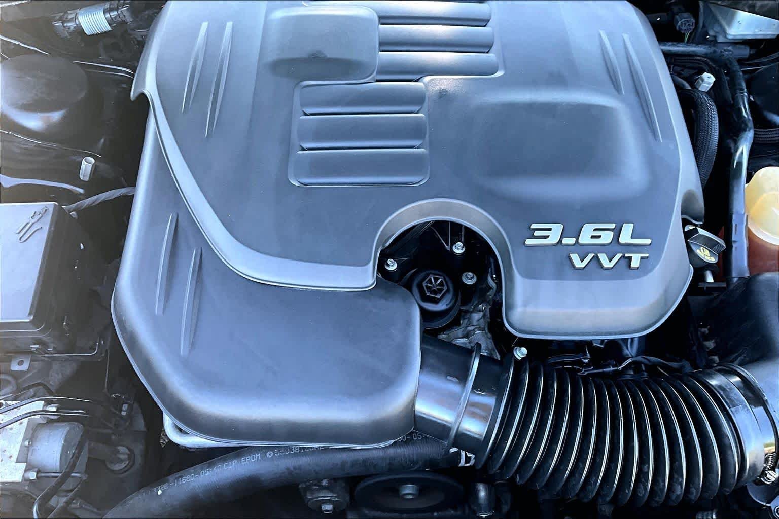 Used 2017 Pitch Black Clearcoat Dodge SE image 32