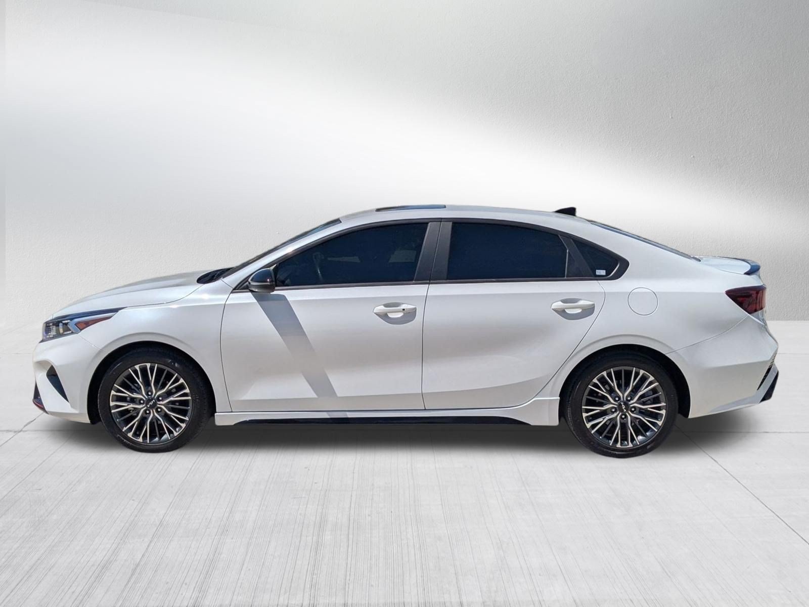 Used 2024 White Kia GT-Line image 2