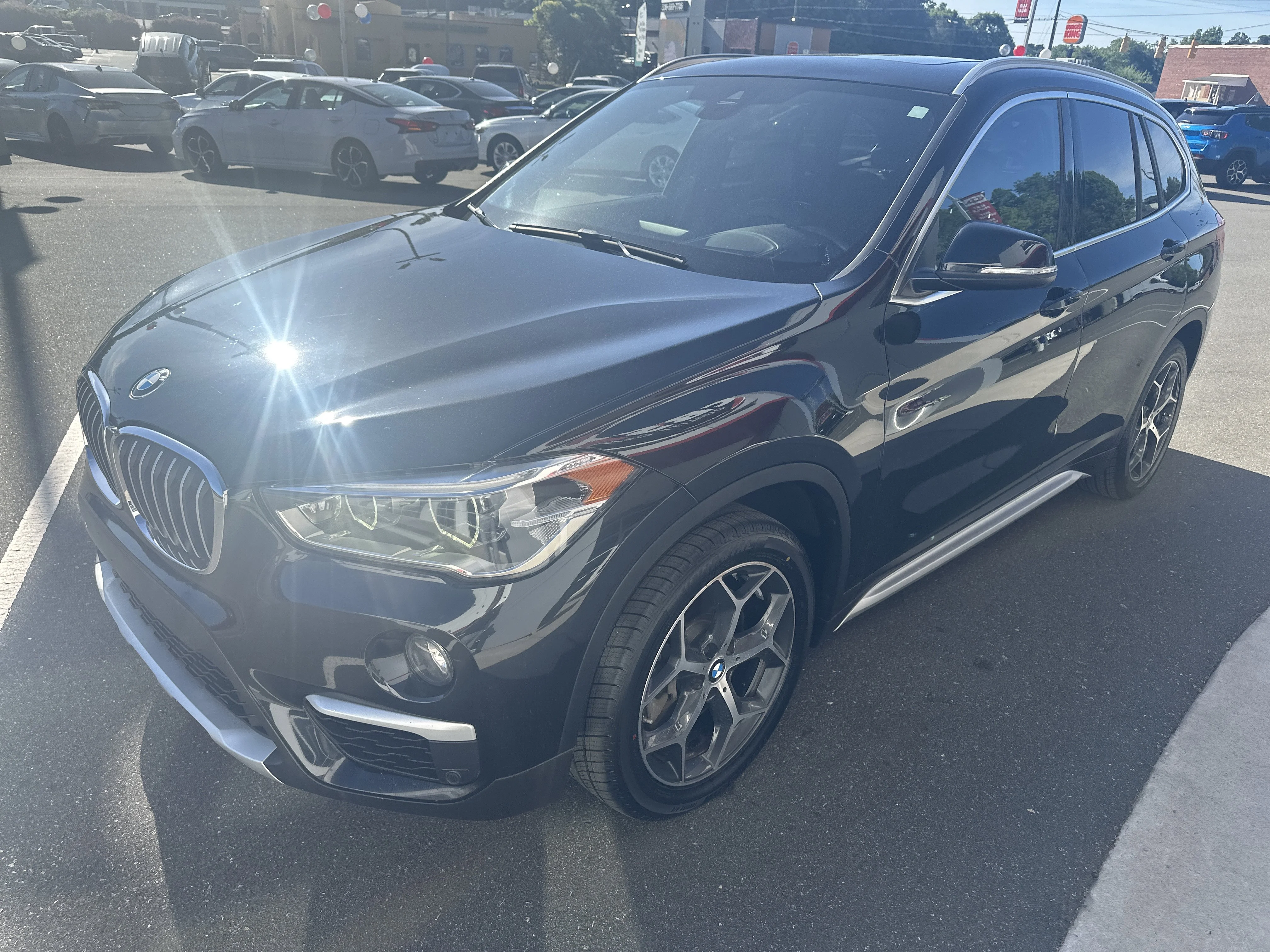 Used 2019 Black Sapphire Metallic BMW xDrive28i image 4