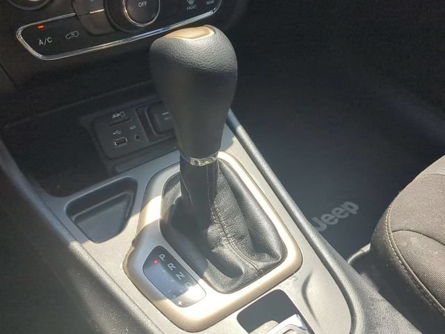 Used 2016 White Jeep Latitude image 20