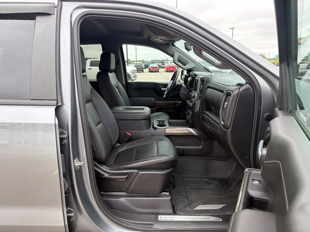 Used 2021 Gray Chevrolet RST image 18