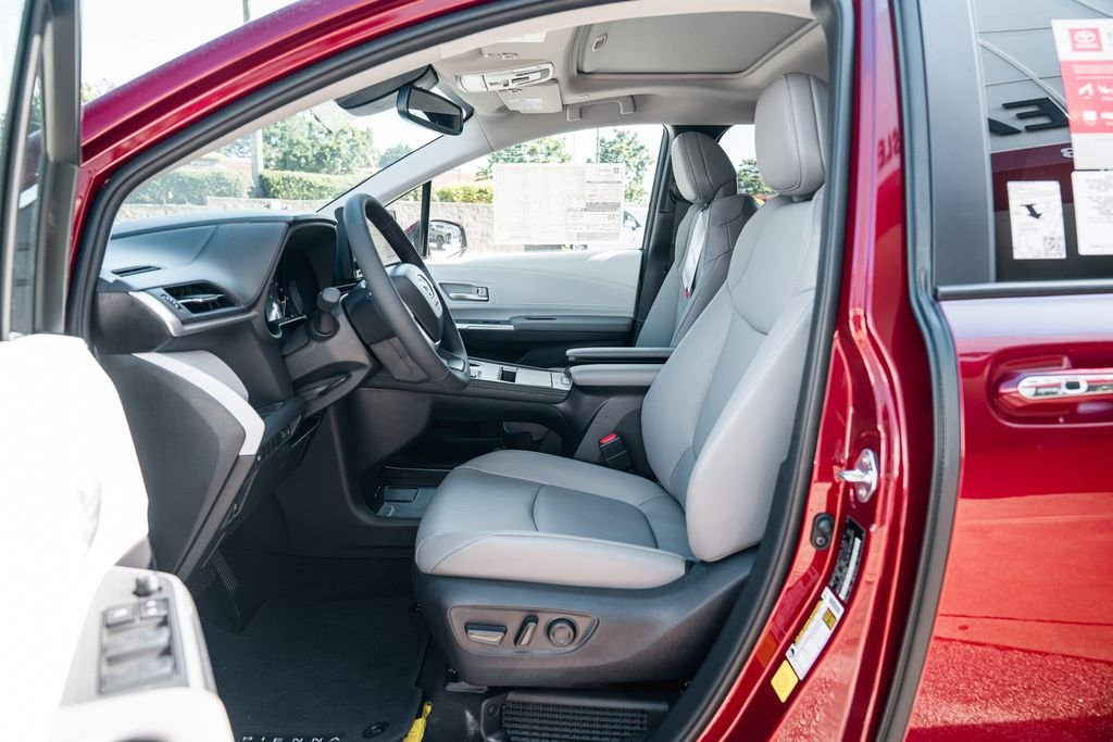 New 2026 Ruby Flare Pearl Toyota XLE image 25