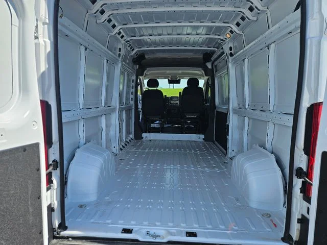 New 2026 Bright White Clear-Coat Exterior Paint RAM High Roof image 21