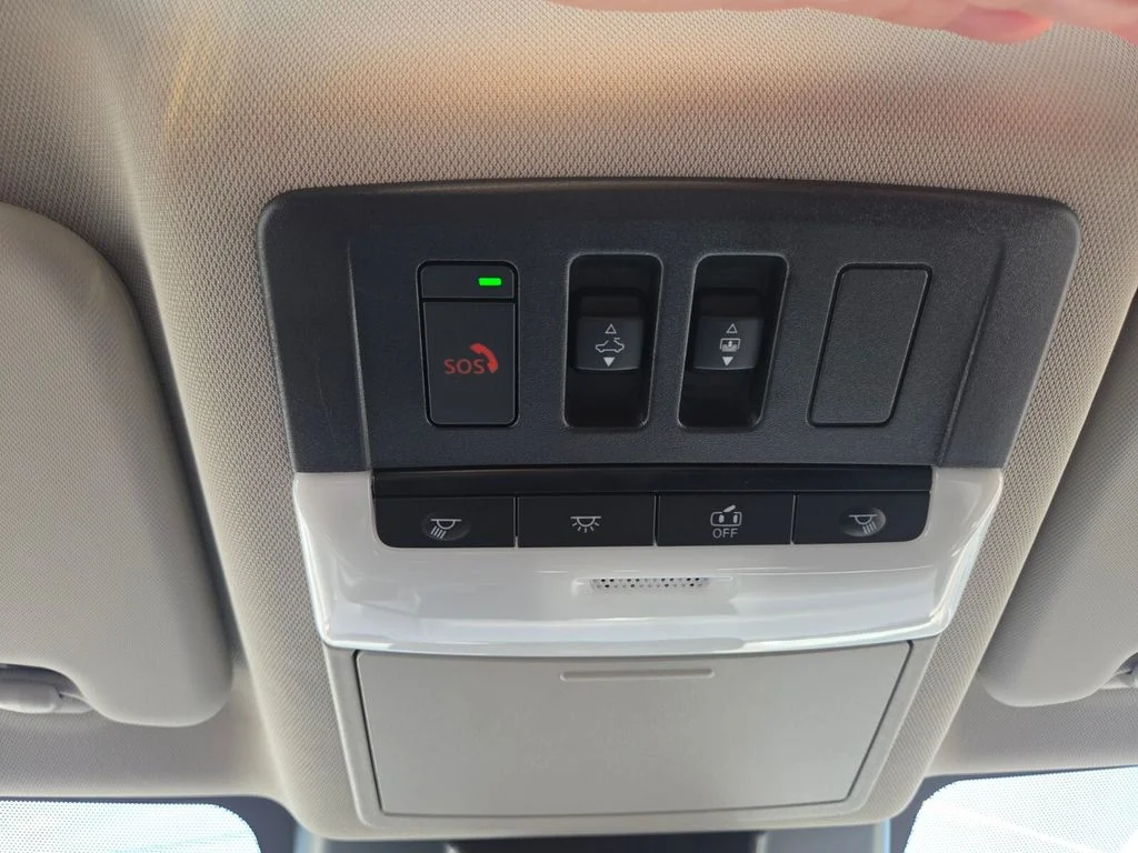 Certified Used 2026 White Nissan Platinum image 23