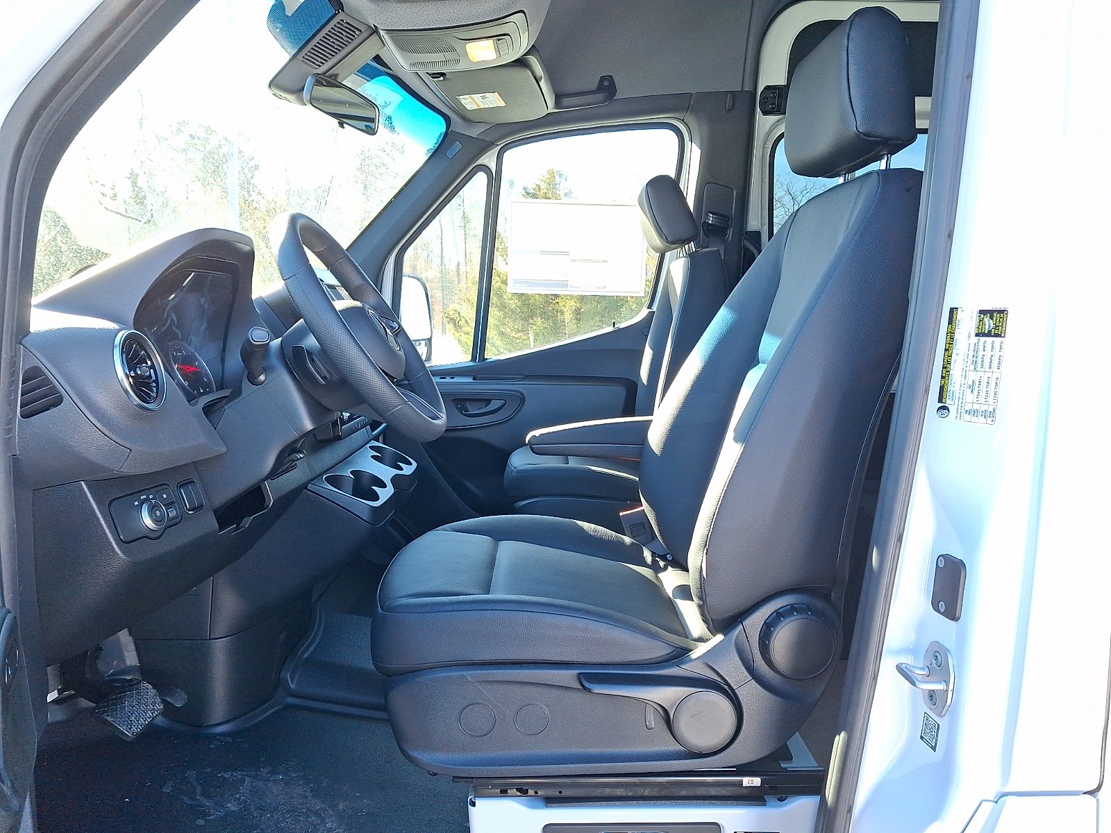 New 2026 Arctic White Mercedes-Benz High Roof 4-Cyl Diesel image 9
