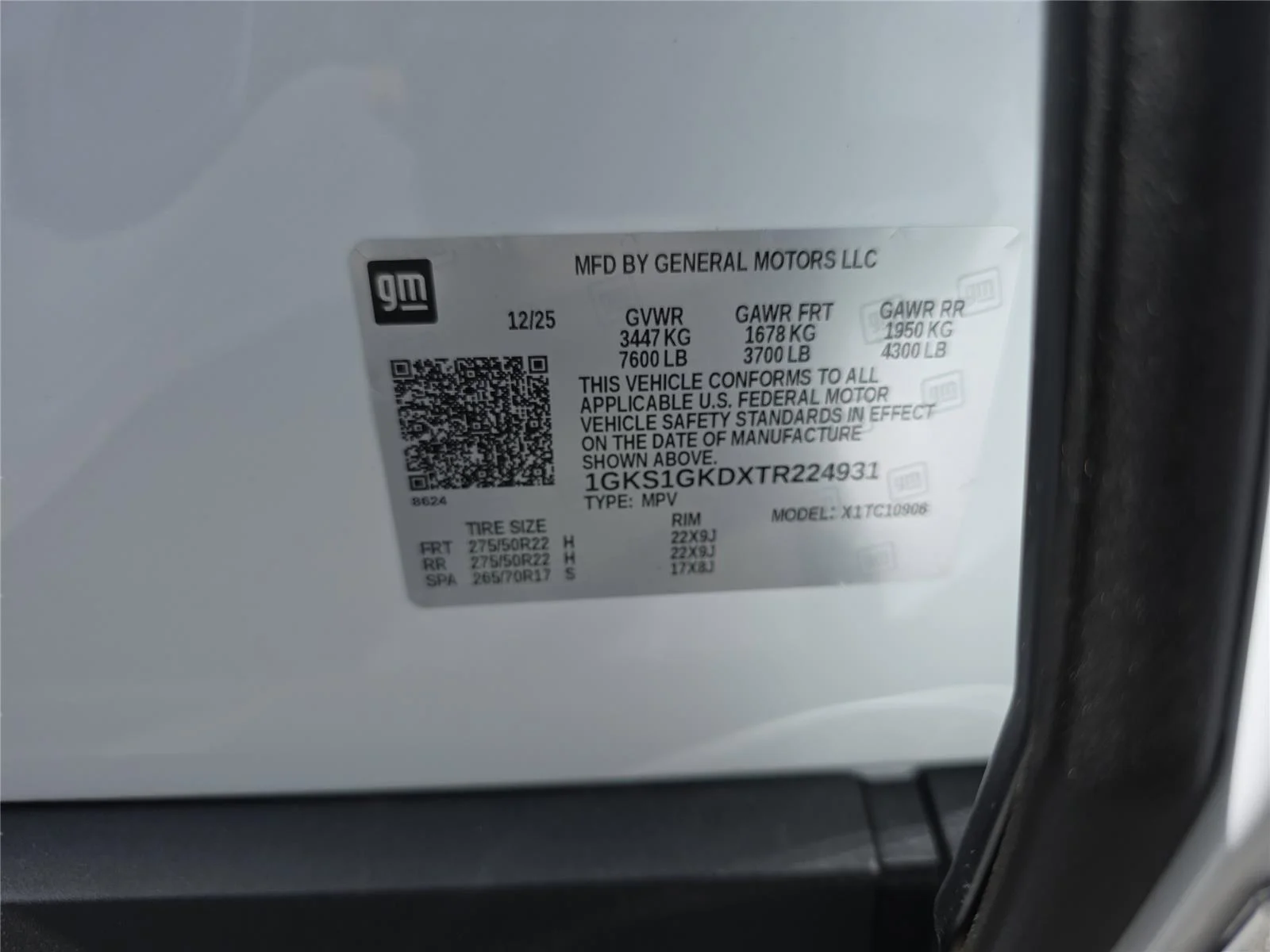 New 2026 Summit White GMC Elevation image 11