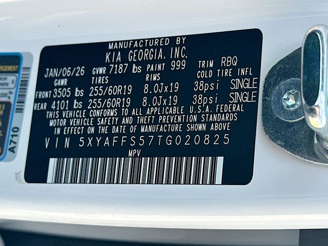 New 2026 Glacial White Kia Wind AWD image 33