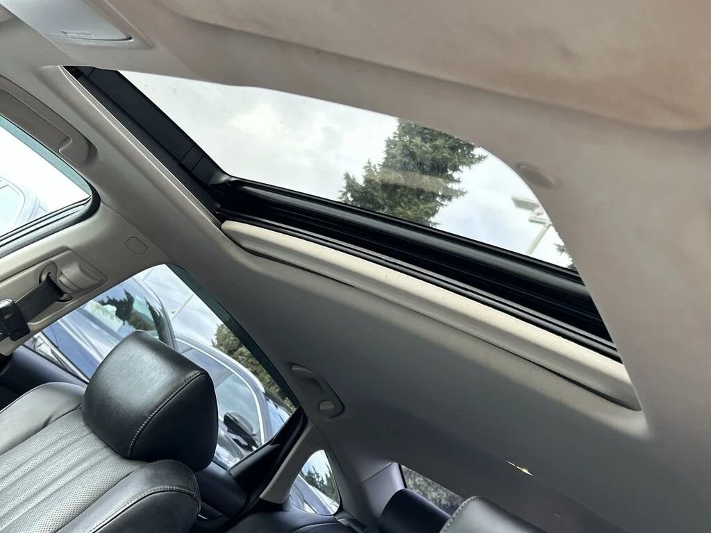 Used 2018  Honda Sedan 1.5T Touring CVT One Owner   No Reported Acc image 29
