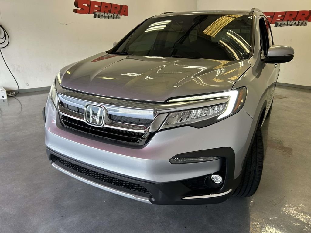Used 2022 Silver Honda Touring image 7