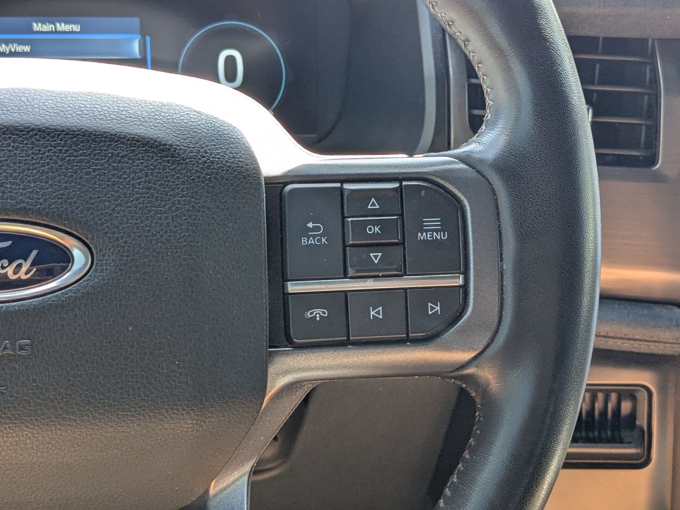 Used 2023 Azure Gray Metallic Ford LARIAT image 17