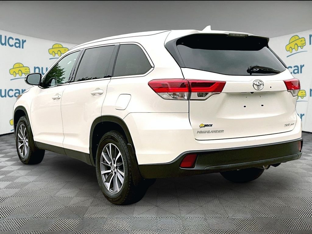 Used 2019 White Toyota XLE image 4