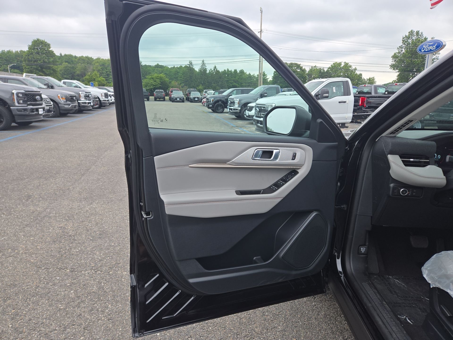 New 2026 Agate Black Metallic Ford Active image 5