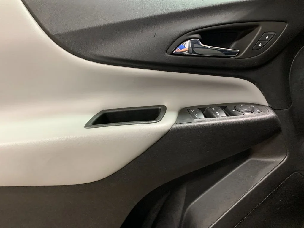 Used 2022 Silver Chevrolet LS image 12