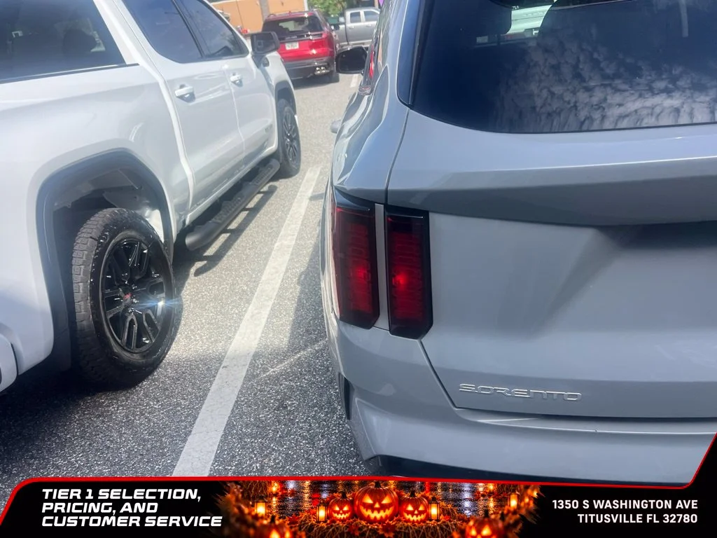 Used 2023 Gray Kia EX image 8