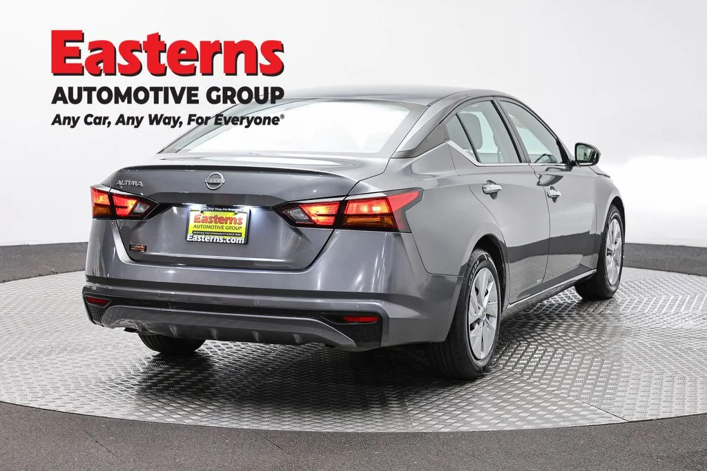 Used 2023 Gray Nissan 2.5 S image 5