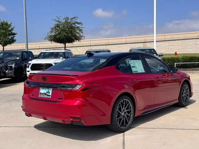 New 2026 Supersonic Red with Midnight Black Metallic roof <sup>1</sup> Toyota  XSE image 5