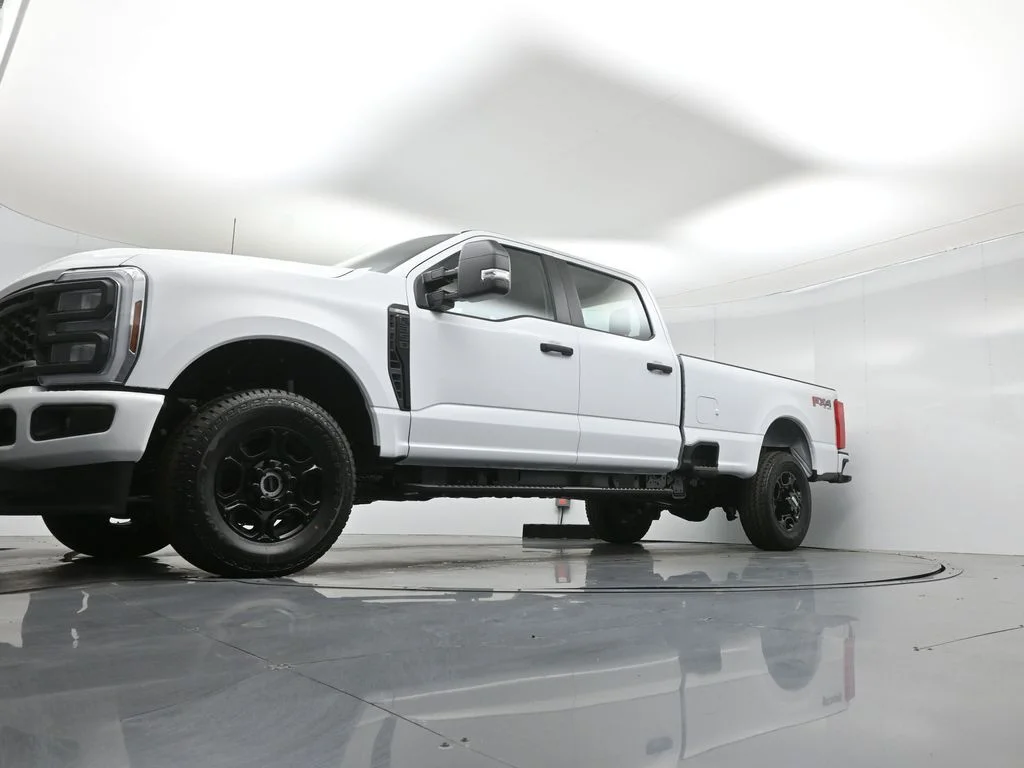 New 2026 Oxford White Ford XL image 38