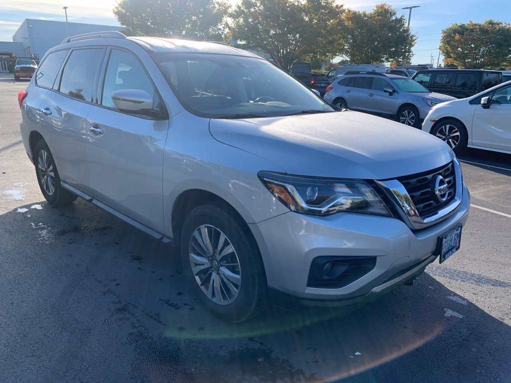 Used 2018 Silver Nissan SV image 5