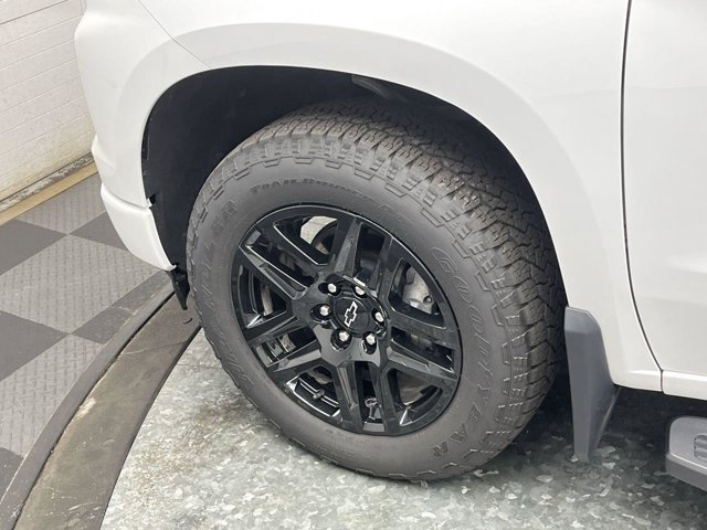 Used 2024 Summit White Chevrolet RST image 38