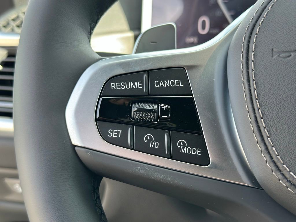 New 2026 Carbon Black Metallic BMW xDrive50e image 30