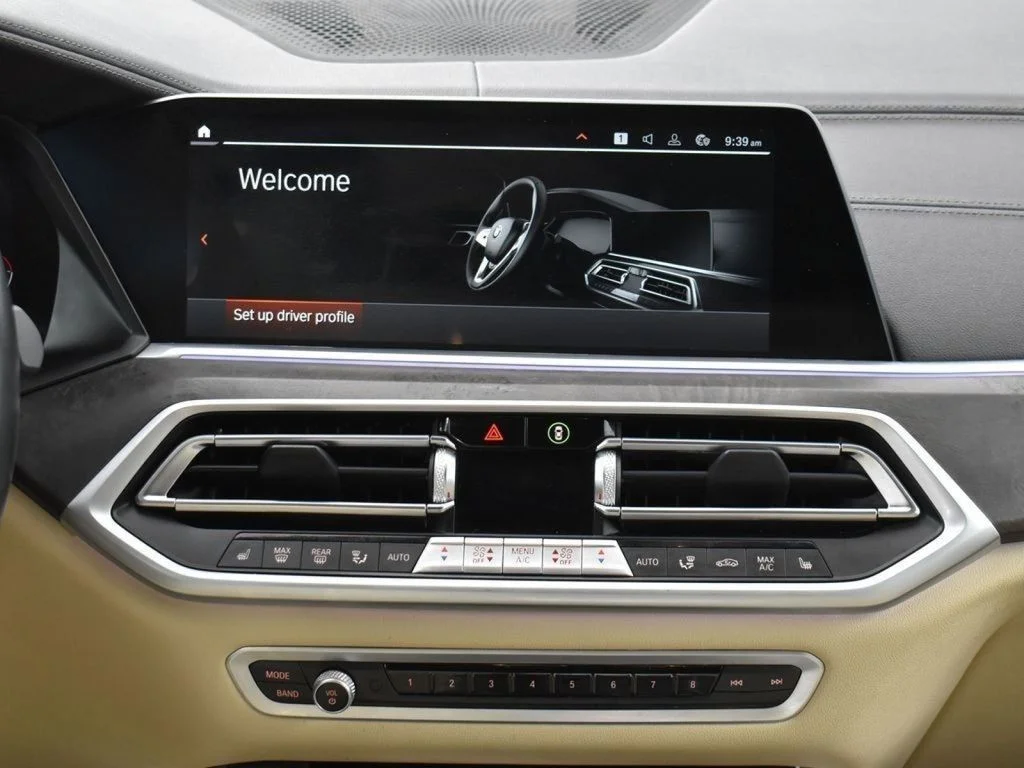 Used 2022 White BMW sDrive40i image 20