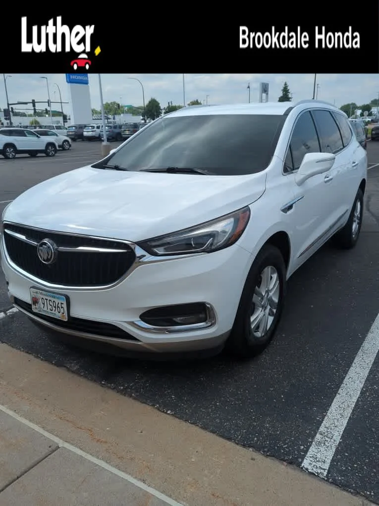 Used 2021 Summit White Buick Essence image 1
