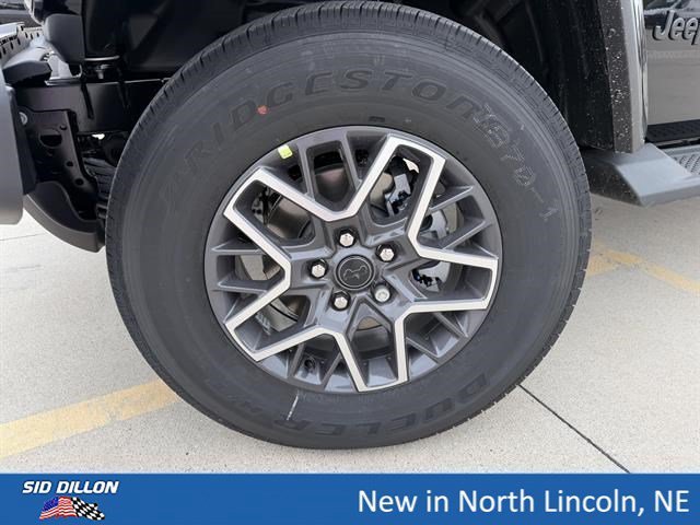 New 2026 Black Clearcoat Jeep Sahara image 5