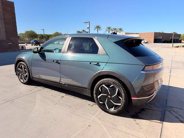 Used 2024 Green Hyundai SEL image 10