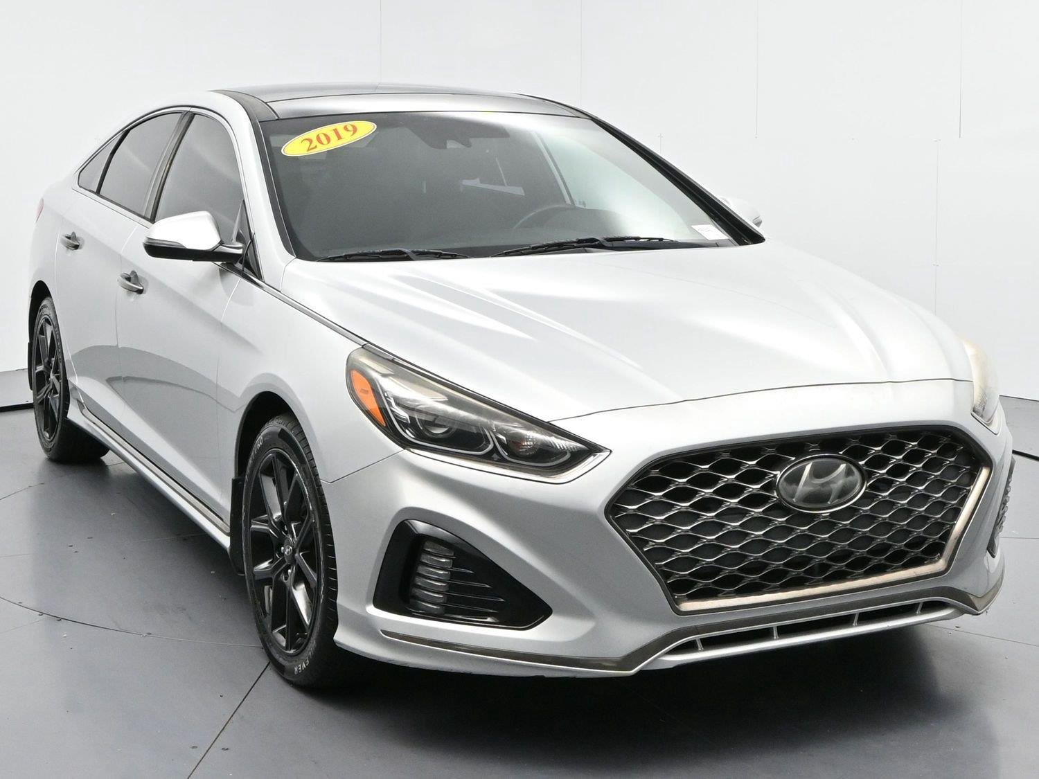 Used 2019 Symphony Silver Hyundai Limited image 2