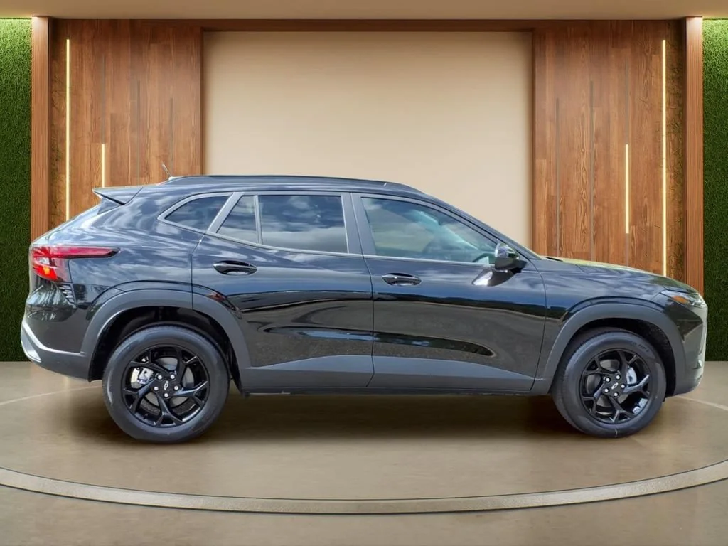 New 2026 Mosaic Black Metallic Chevrolet LT image 34