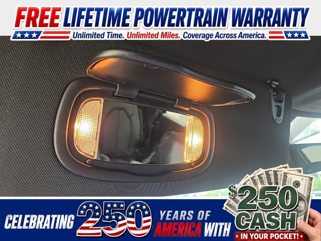 New 2027 Bright White Clear-Coat Exterior Paint Chrysler Select image 71