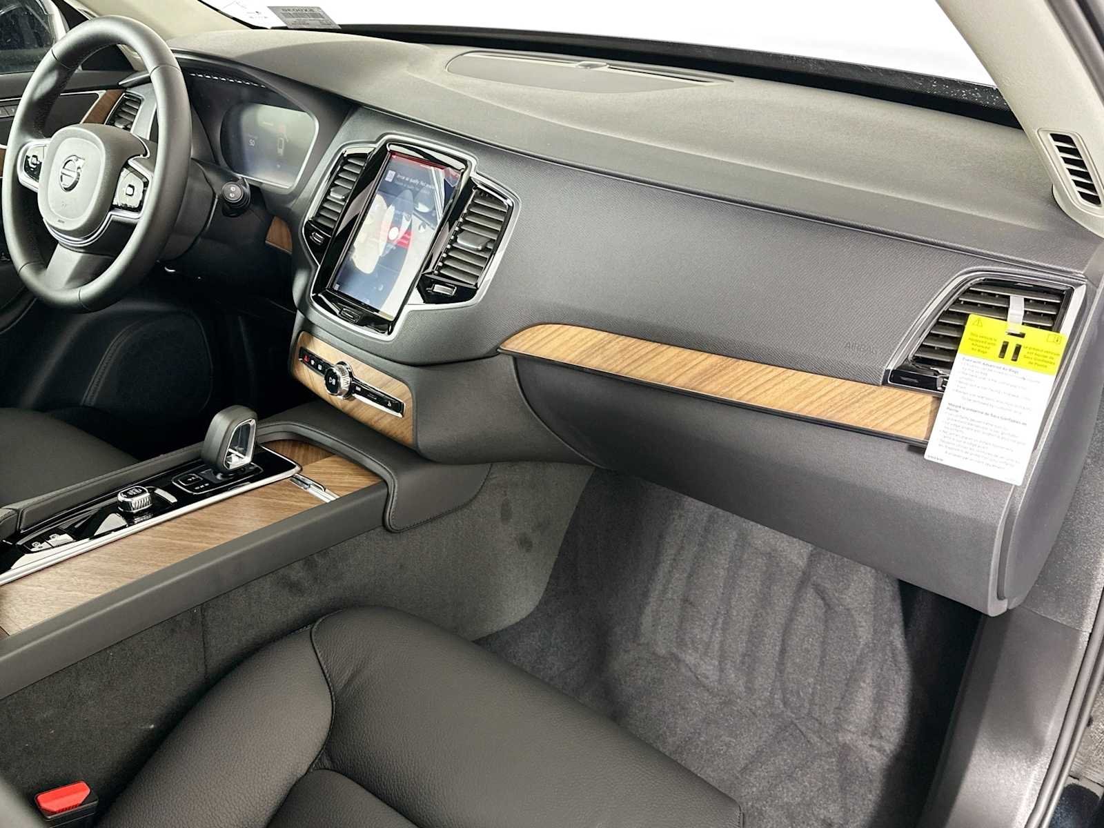2025 Volvo XC90 Plus - Photo 26