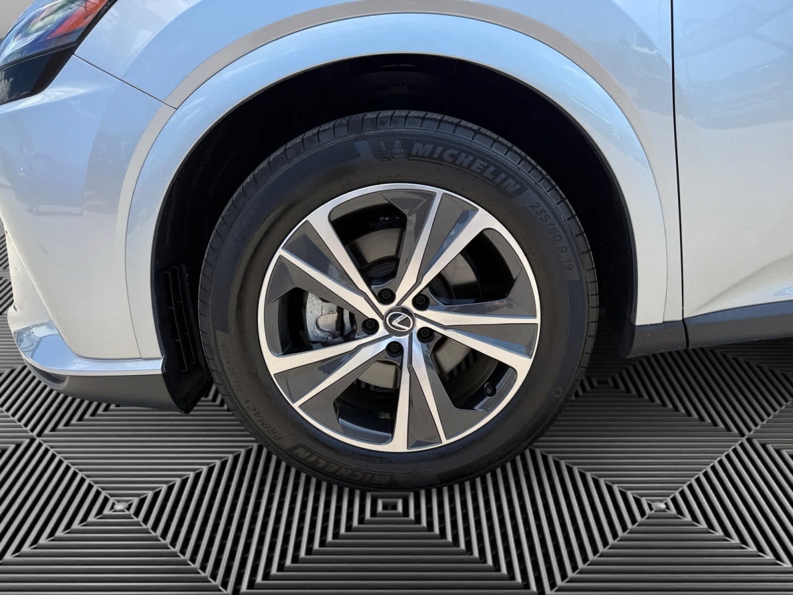 Used 2023 Iridium Lexus Premium image 9