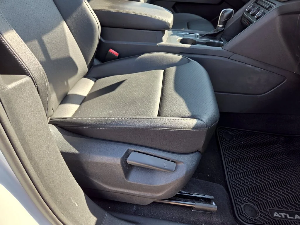 Used 2019  Volkswagen 2.0T SE image 25