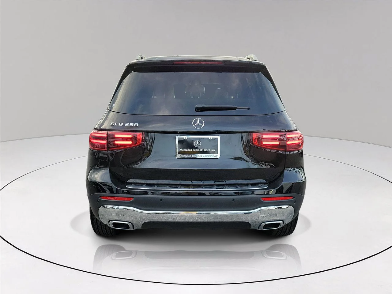 New 2026 Night Black Mercedes-Benz GLB 250 image 5