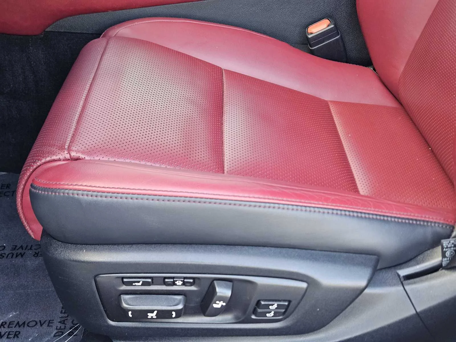 Certified Used 2020 ULTRA WHITE Lexus F SPORT image 19