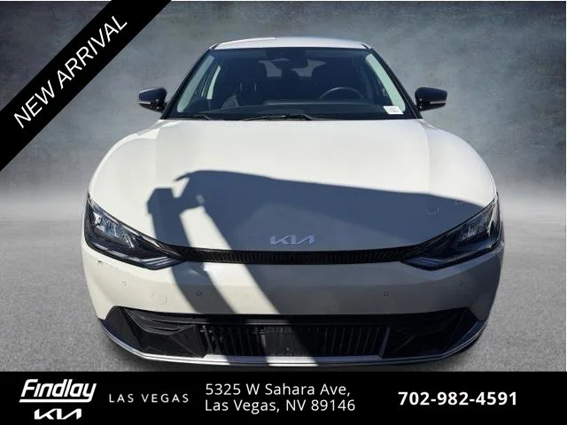 Certified Used 2022  Kia Wind image 2