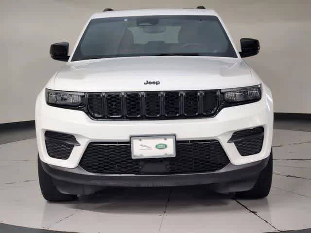 Used 2024 Bright White Clearcoat Jeep Altitude X image 9
